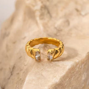 Crystal Kiss Ring (Adjustable)