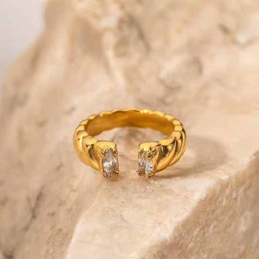 Crystal Kiss Ring (Adjustable)