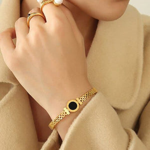 18k numeral handcuff