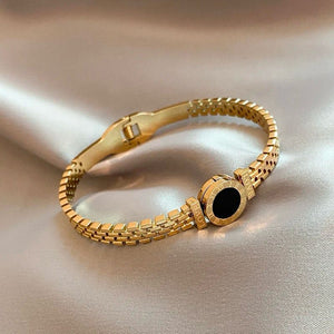 18k numeral handcuff