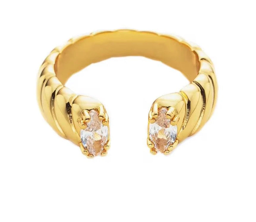 Crystal Kiss Ring (Adjustable)