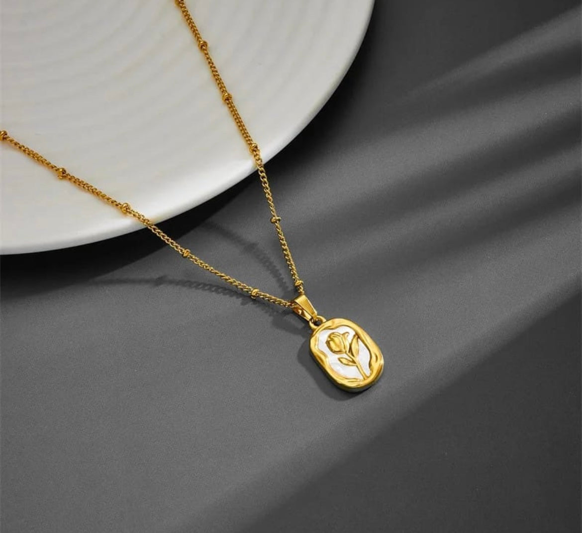 S.steel White Flower Necklace