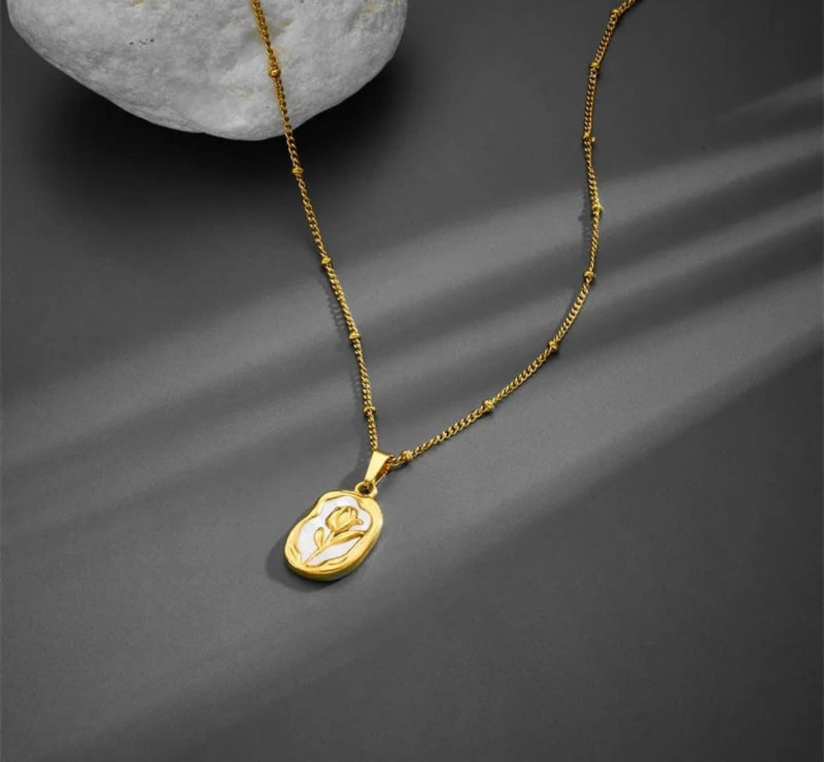 S.steel White Flower Necklace