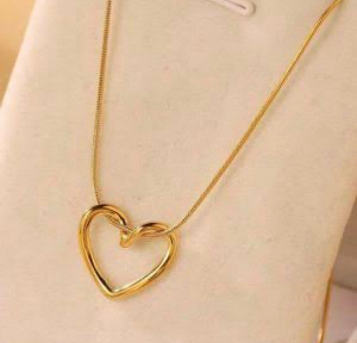 18k Gold Open Heart Necklace