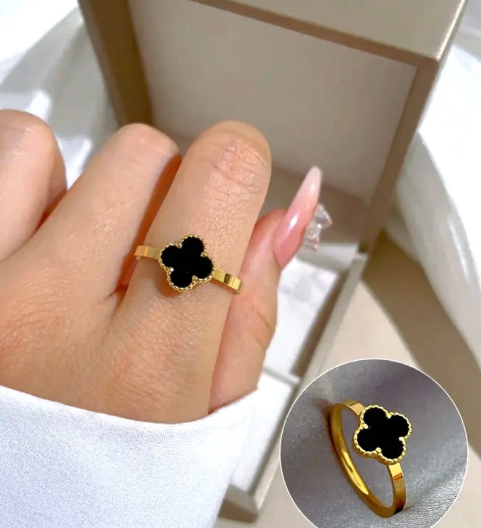 Van Cleef Black Ring