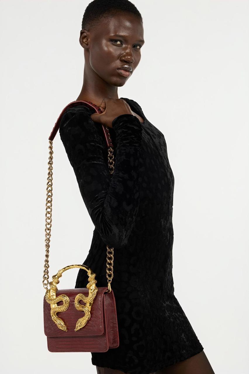 Medium Cobra-Handle Shoulder Bag – Luxury Embossed Design